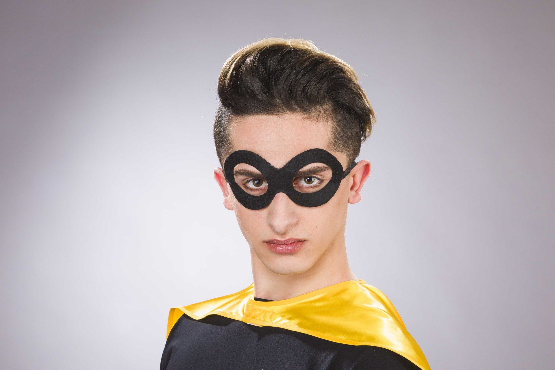 Stoff-Brillenmaske, schwarz